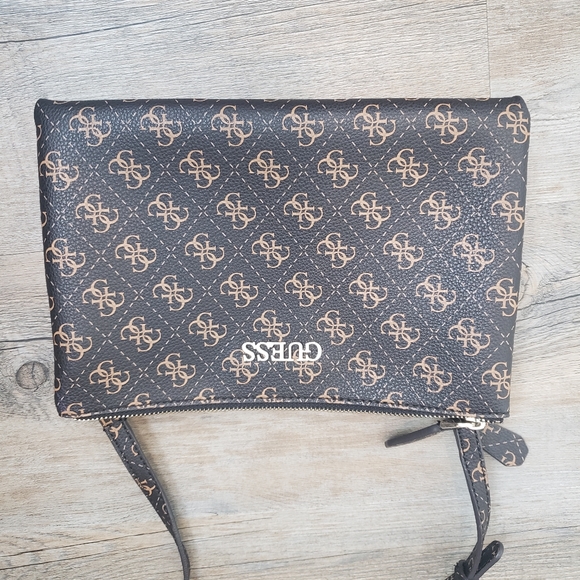 GUESS | Crossbody Adjustable Strap Womens Purse - Picture 8 of 13